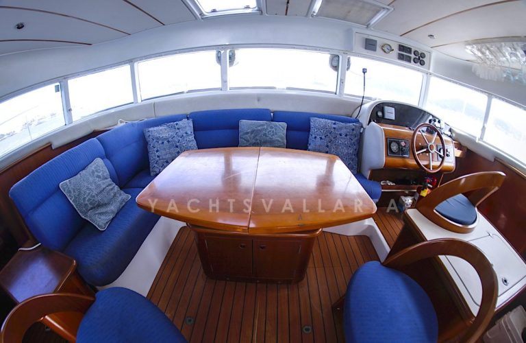 Cabin Seats & Settee table