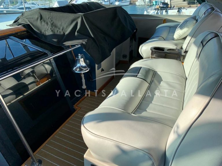 Door access to lower deck