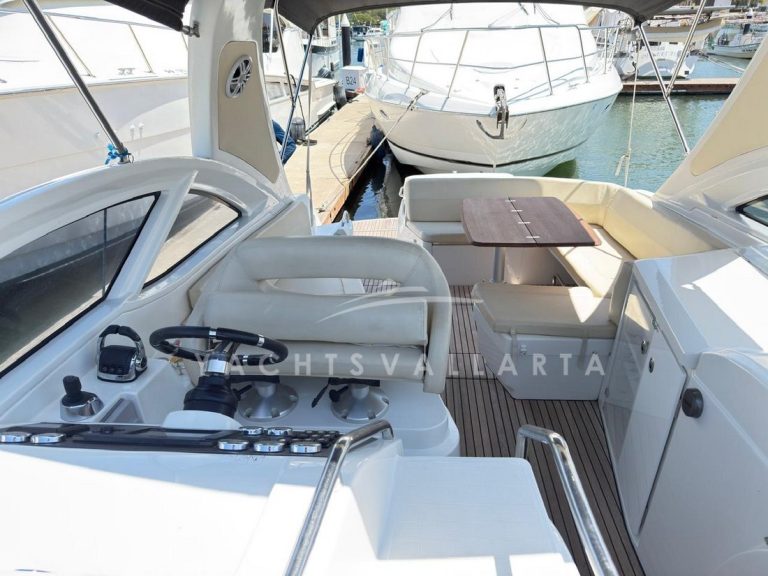 Helm Station & Aft view