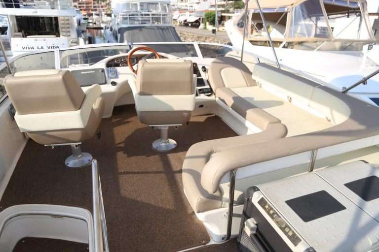 L shaped bridge seating