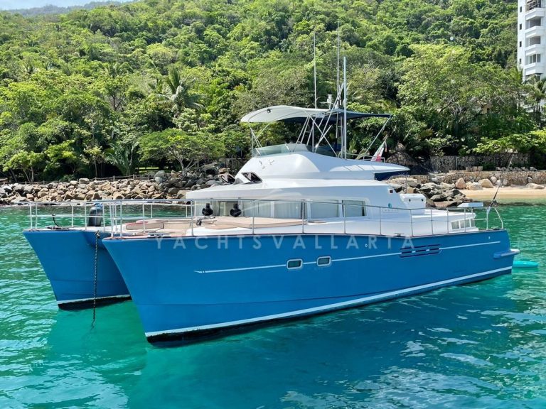 Lagoon 43 blue seas anchorage