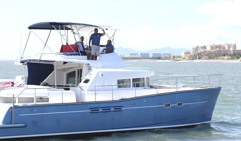 Lagoon 43 by the side