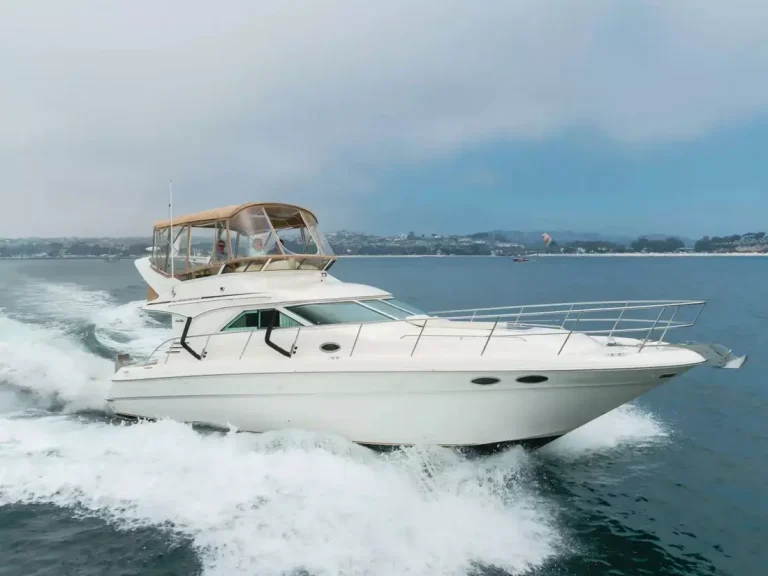 Sedan Bridge 400 fast cruise