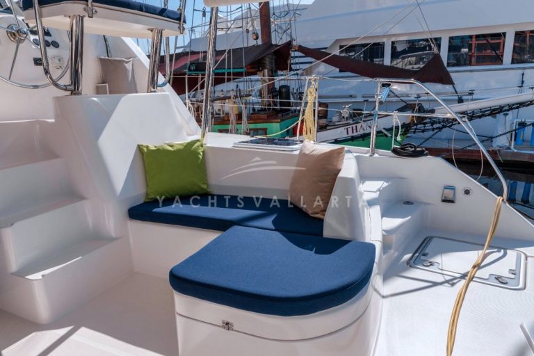 renta_de_catamaranes_puerto_vallarta_Aerial Close View Leopard 44 (3)