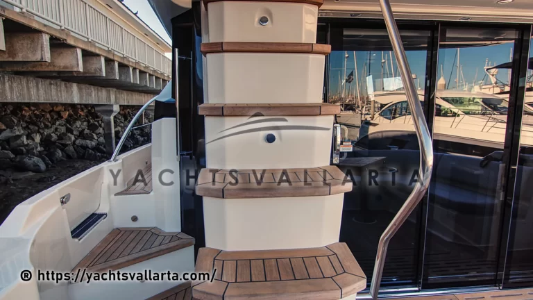 searayl55fly2018_yacht_rental_puerto_vallarta (3)