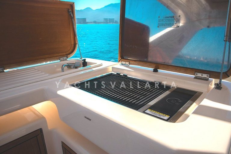 Fly griddle and wet bar