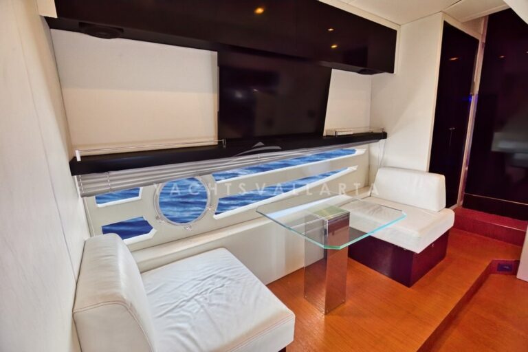 Master stateroom private dinning