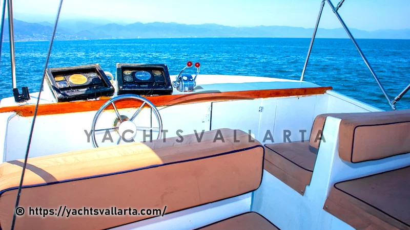 custom36_yacht_rental_puerto_vallarta (3)