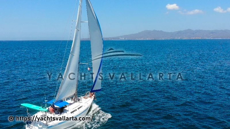 moody42_yacht_rental_puerto_vallarta (11)